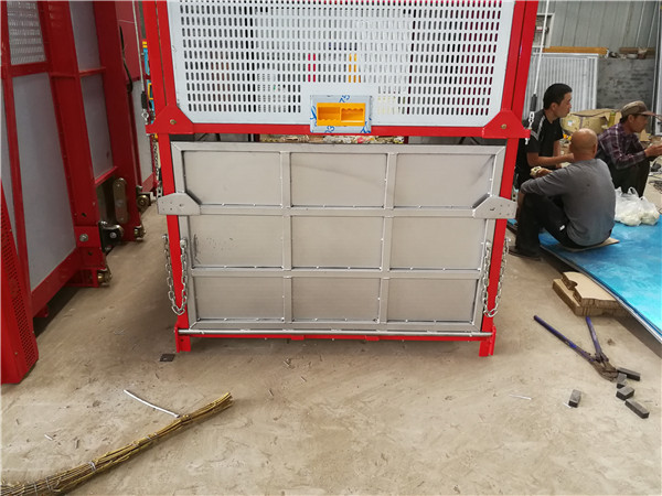 BORUIDA hoist with ramp door
